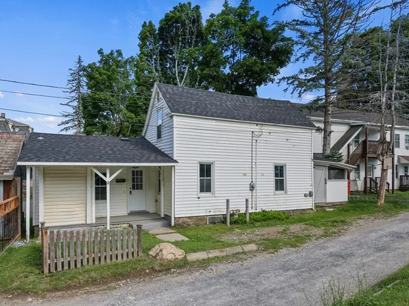 1 Noble Pl, Adams, MA 01220
