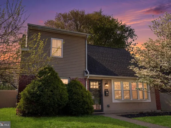 369 Livezey St, Philadelphia, PA 19128