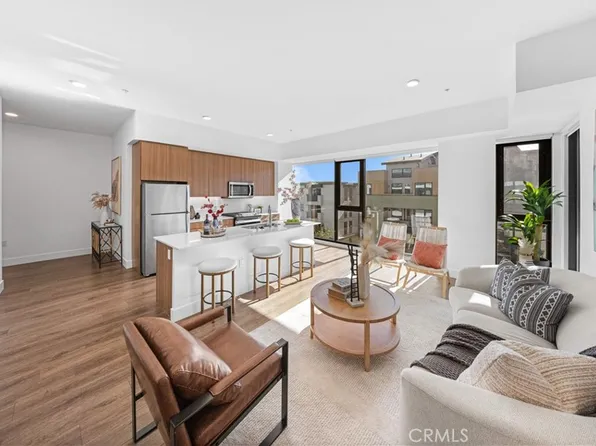 709 E Walnut St #417, Pasadena, CA 91101