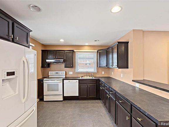 5th image of 3722 Normandy Rd