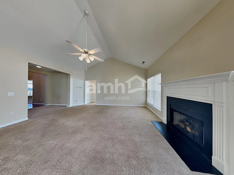 808 Bindon Ln — Photo 10