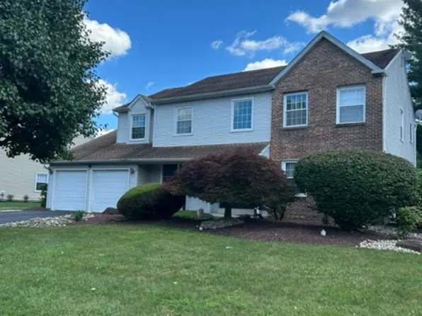 2067 E Wellington Rd, Newtown, PA 18940