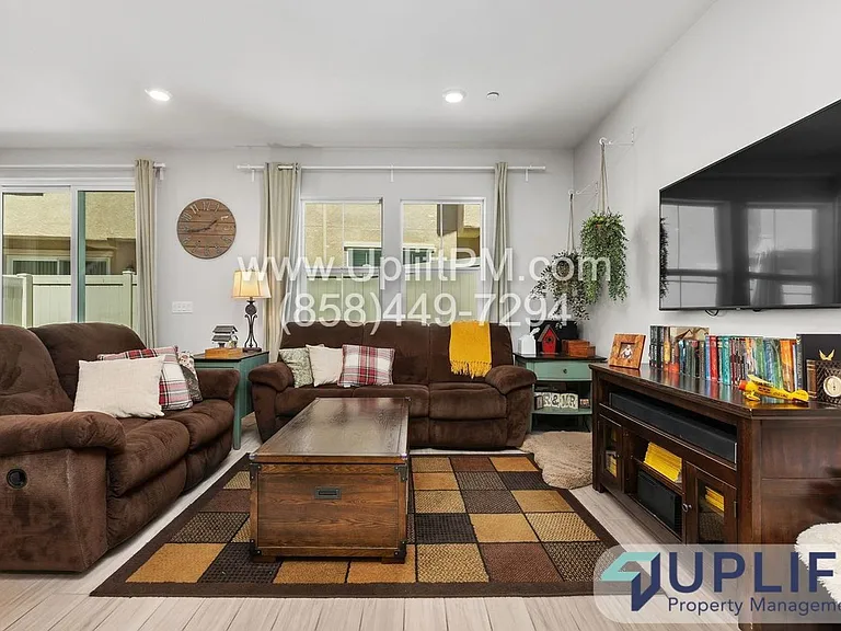 1362 Palo Verde Way — Photo 4