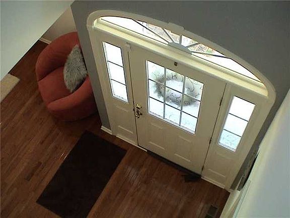 2nd image of 23 Cornwall Ln