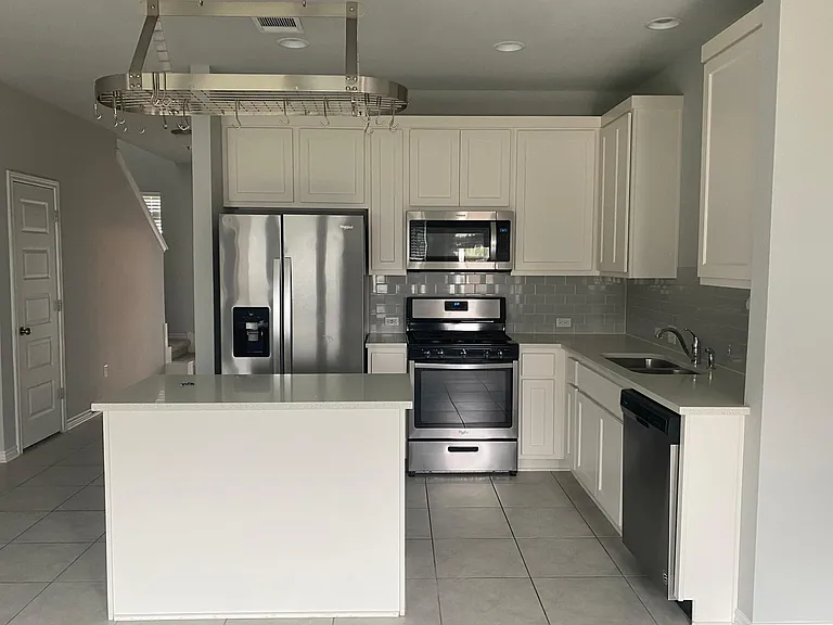 1740 Artesian Springs Xing — Photo 2