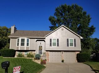 2604 NE Remington Ct, Blue Springs, MO 64014