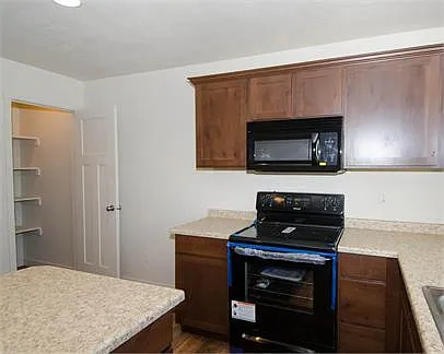 240 N 750 E — Photo 5