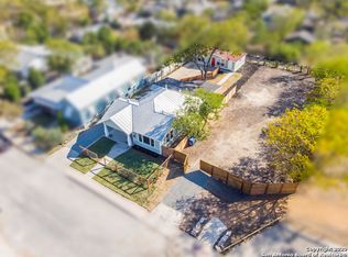 930 W Lullwood Ave, San Antonio, TX 78201