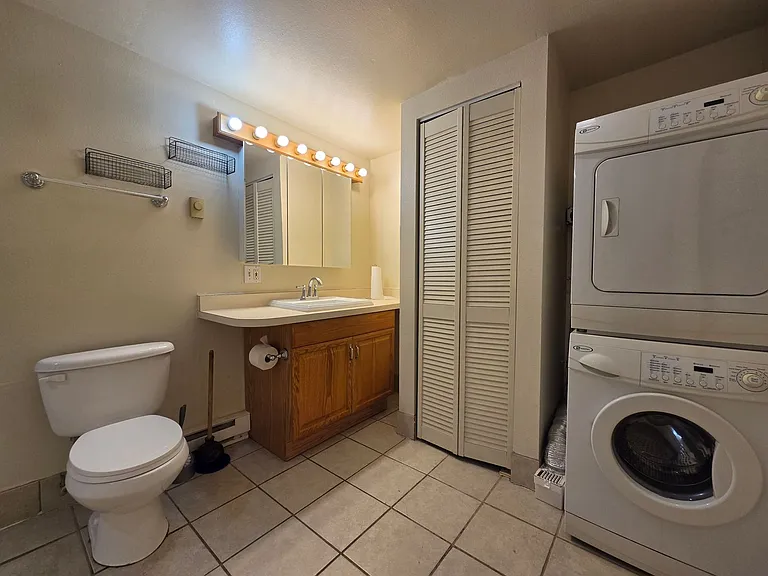 1513 1/2 S Corona Ave — Photo 3