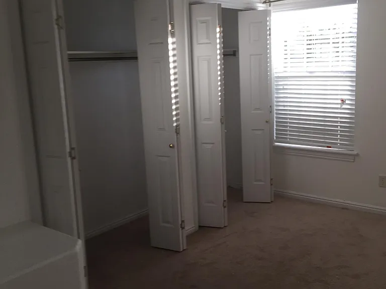 992 Independence Ave — Photo 5