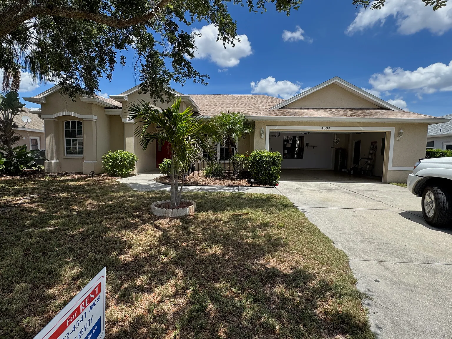 3 bed, 1858 sqft, $2,700 — Photo 1