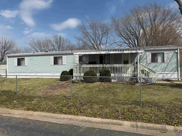 206 SW Willow Way, Topeka, KS 66609