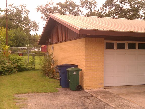4th image of 908 Newport Ave