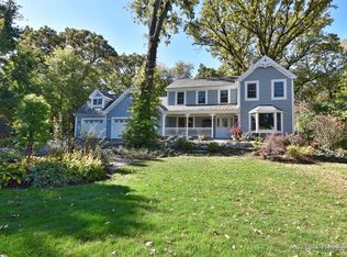 39W597 Caribou Trl, St Charles, IL 60175