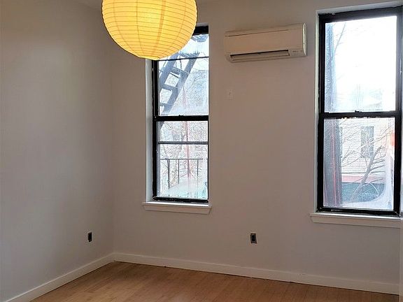 5th image of 1516 Gates Ave #B2