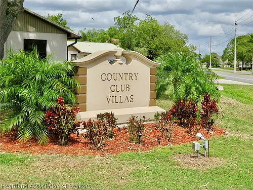 111 E Villaway Rd Photo 1
