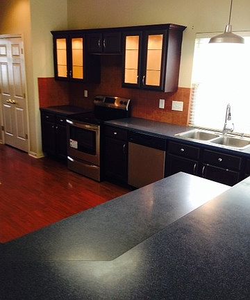 3rd image of 532 Thurber Dr