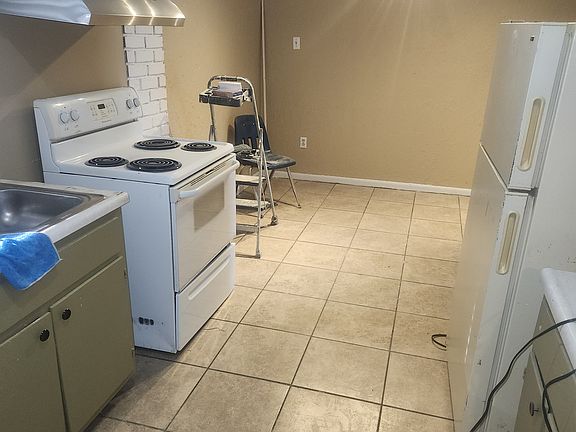 Kitchen an dining room