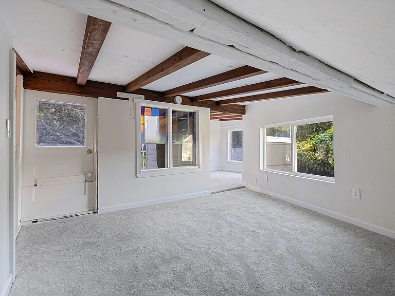 254 Throckmorton Ave #C — Photo 9