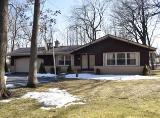 1141 Forest Ct, Hubertus, WI