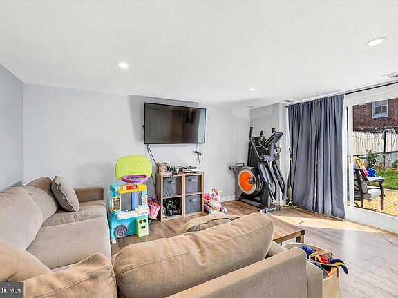 4th image of 3746 S Hereford Ln