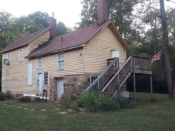 Carriage house, updated 2023