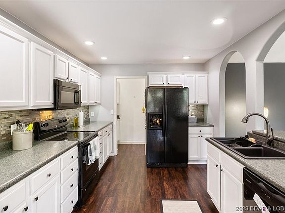 4th image of 207 Camelot Dr