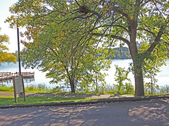 4th image of 1000 Lakewood Dr N
