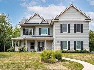 706 Creekside Cir, Duluth, MN 55811