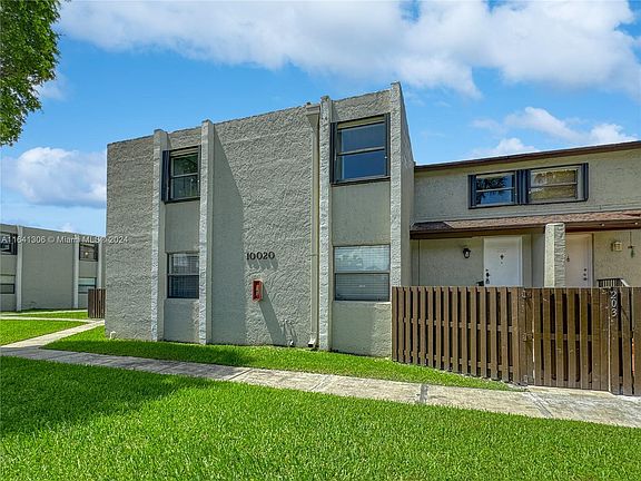 2nd image of 10020 NW 9th Street Cir APT 203