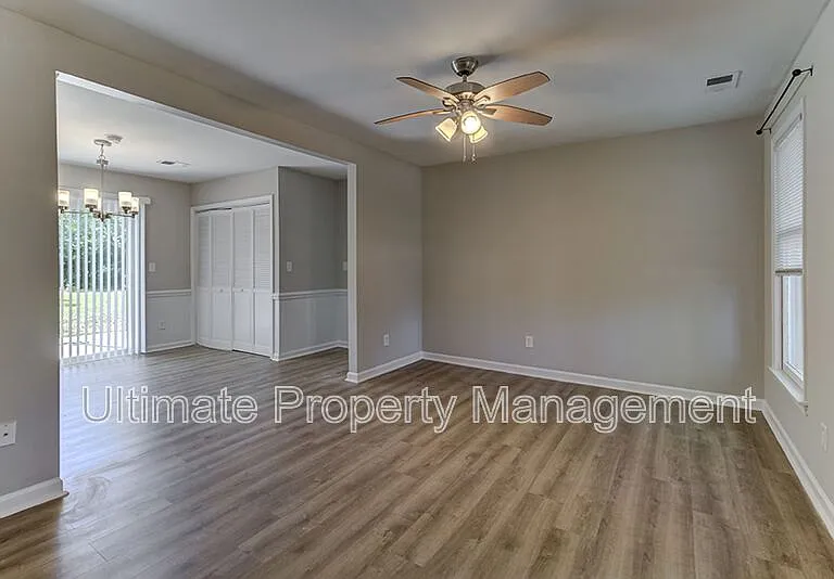 5038 Shelley Dr — Photo 3