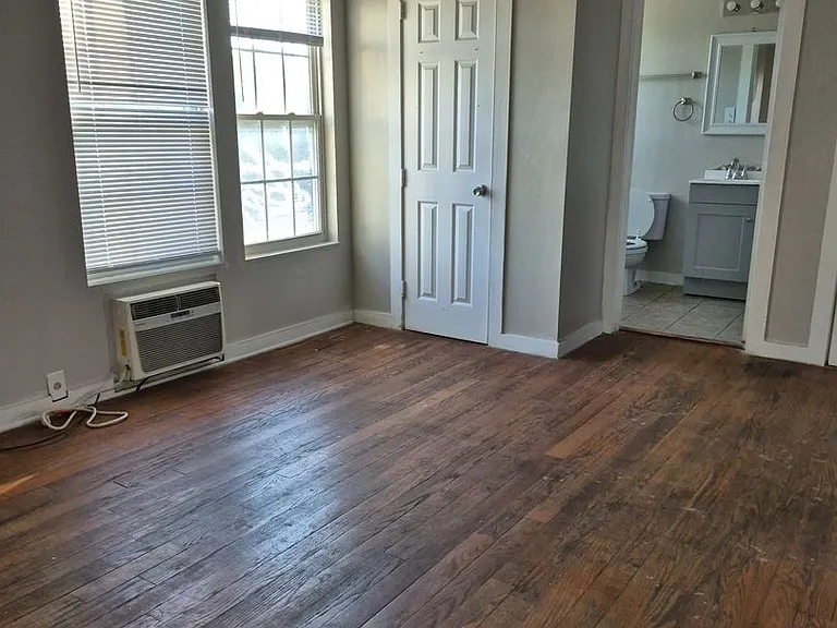 425 W Tennessee St — Photo 20