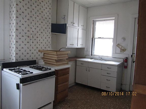 5th image of 520 W Jefferson Blvd