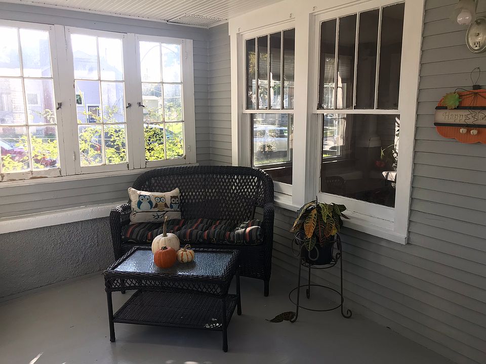 Sunroom/Enclosed porch