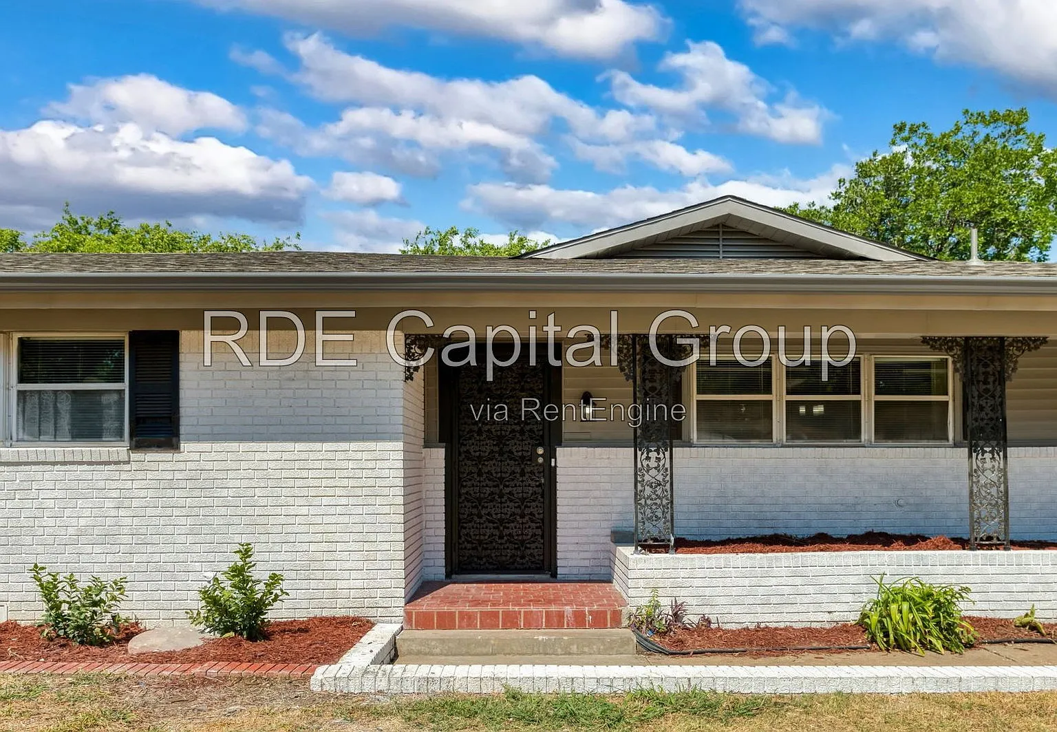 3 bed, 2.0 bath, 1582 sqft, $1,955 — Photo 4