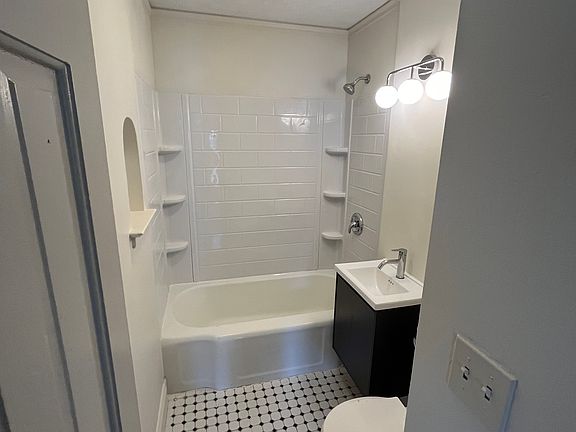 5th image of 2761 S 34th St