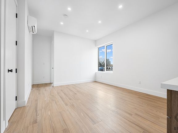 2nd image of 379 Hawthorne St #2E