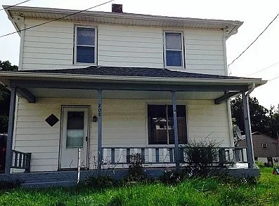 208 E 3rd St photo 1