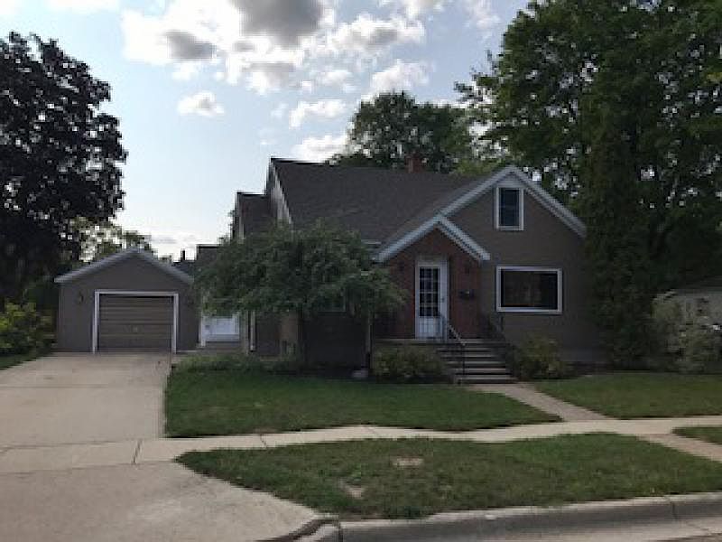 1st image of 4585 Oak St
