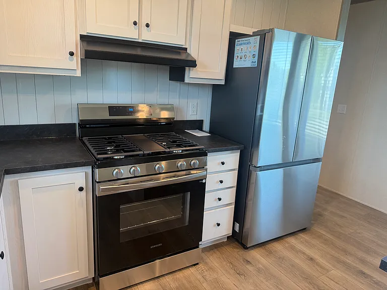 213 Grandmere Dr — Photo 4