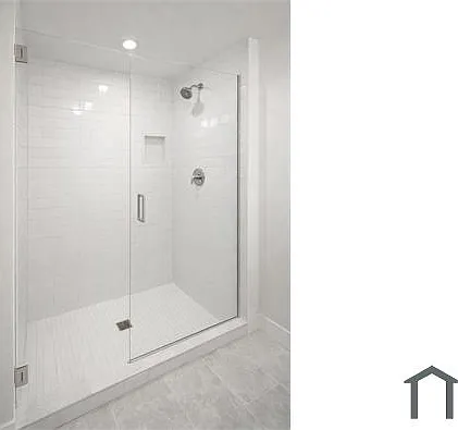 4 bed, $3,850 — Photo 2