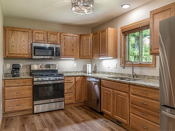 3rd image of 7440 Trailwood Dr