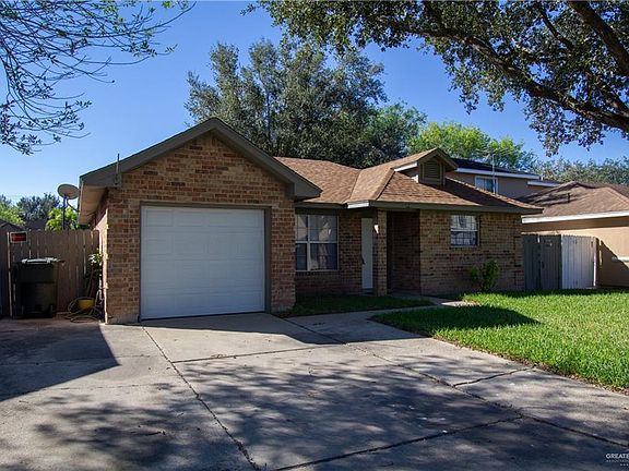 2nd image of 408 Cancun Ln