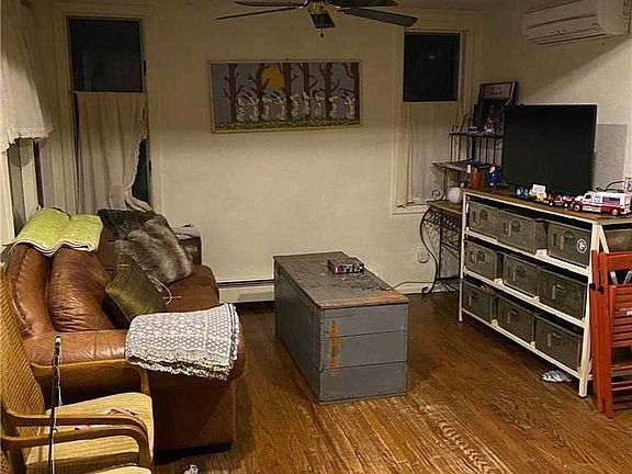4th image of 31 Houghton Blvd