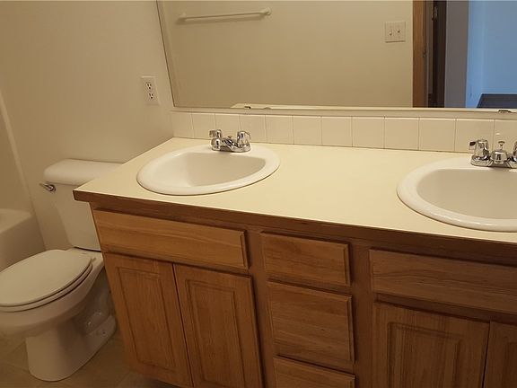 5th image of 8023 27th Ave SE