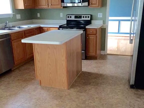 Large Kitchen with Island