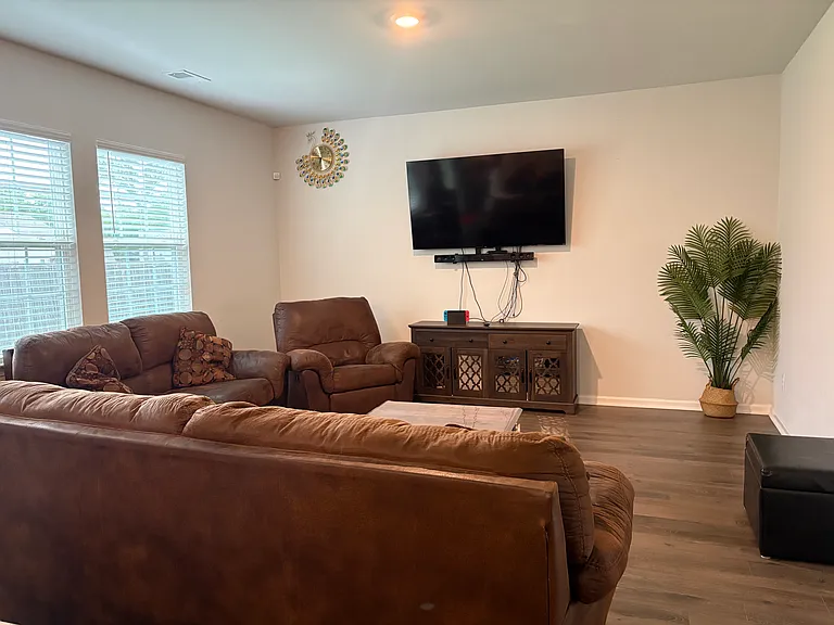 1164 Mossy Rock Dr — Photo 8
