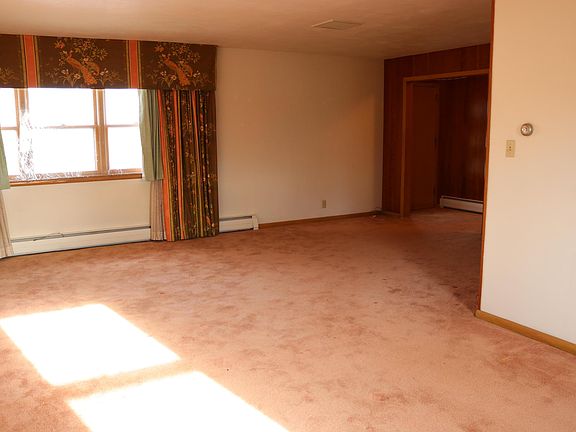 4th image of 225 9th St NW