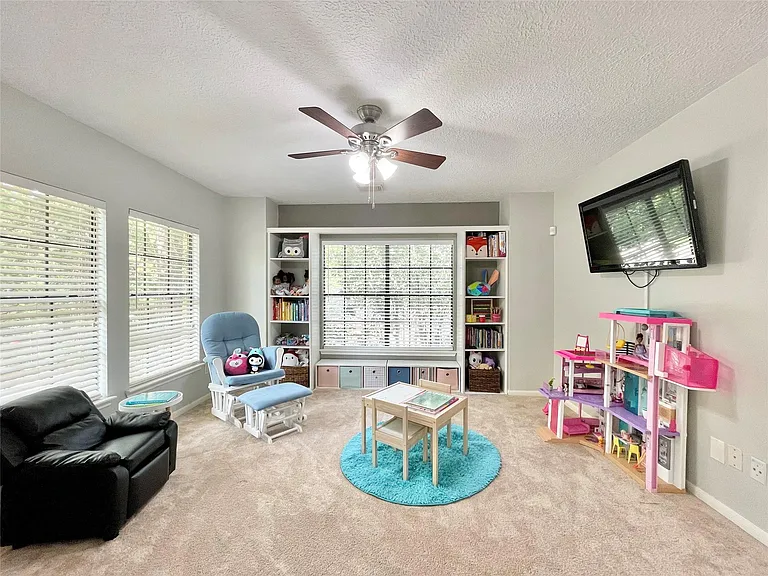 7 Windledge Pl — Photo 33