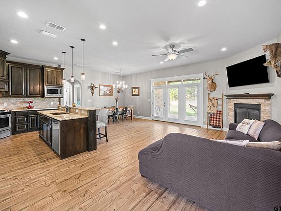 5th image of 1404 Hannah Cir